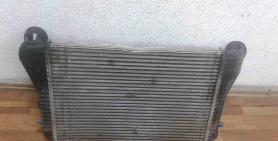 Интеркулер Volkswagen Tiguan 1 oem 3C0145805R Интеркулер Volkswagen Tiguan 1 oem 3C0145805R