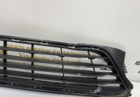 Решетка переднего бампера Renault Logan 2 рестайлинг OEM 622547474R