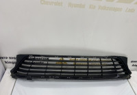 Решетка переднего бампера Renault Logan 2 рестайлинг OEM 622547474R