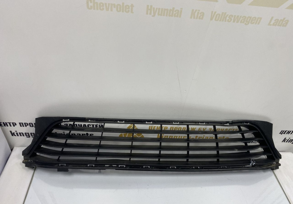 Решетка переднего бампера Renault Logan 2 рестайлинг OEM 622547474R Решетка переднего бампера Renault Logan 2 рестайлинг OEM 622547474R