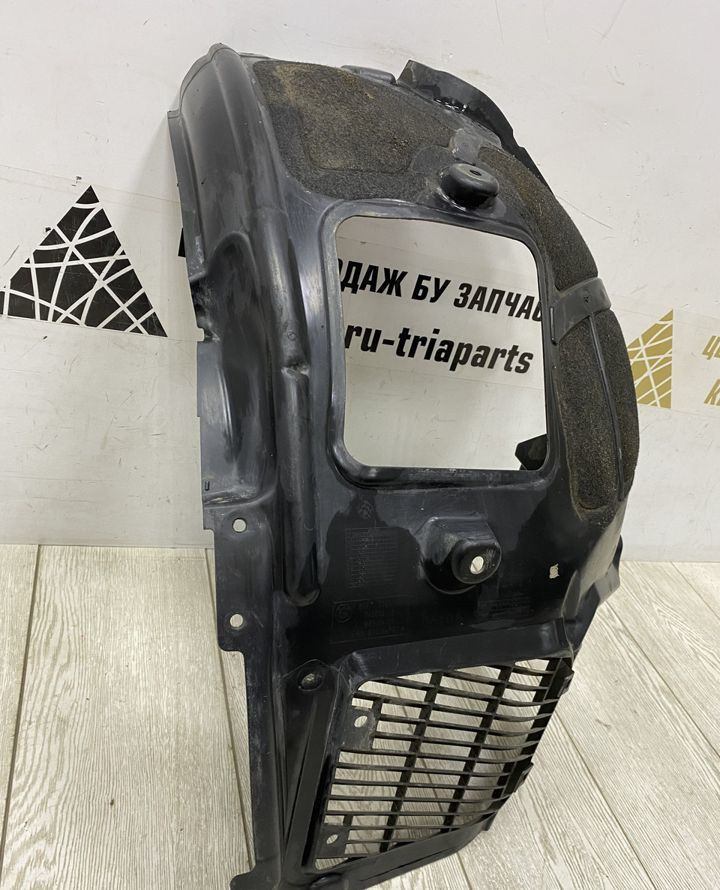 Подкрылок передний правый BMW 7 G11 OEM 51717340194
