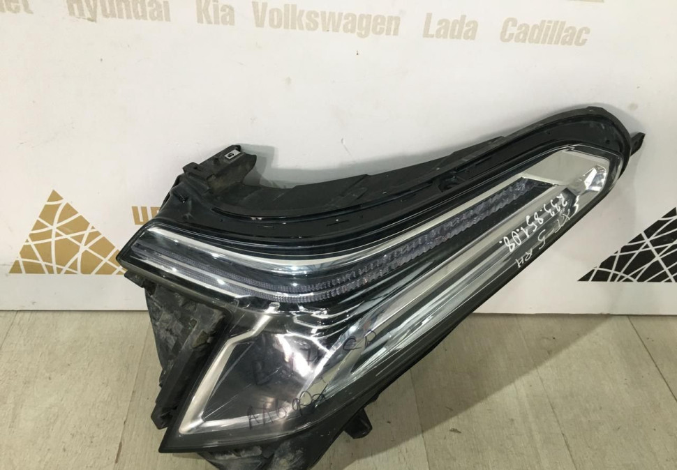 Фара правая Cadillac XT5 LED 2016 oem 23385108 Фара правая Cadillac XT5 LED 2016 oem 23385108