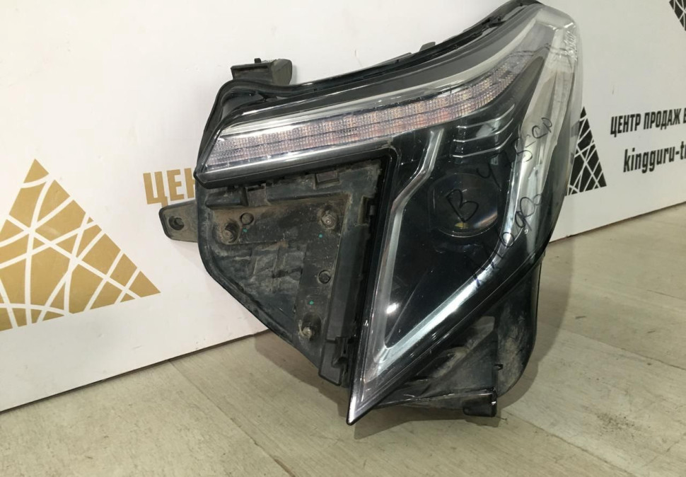 Фара правая Cadillac XT5 LED 2016 oem 23385108 Фара правая Cadillac XT5 LED 2016 oem 23385108