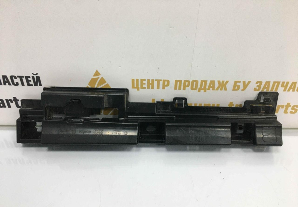 Кронштейн порога левый средний BMW 3 F30 OEM 51777256917