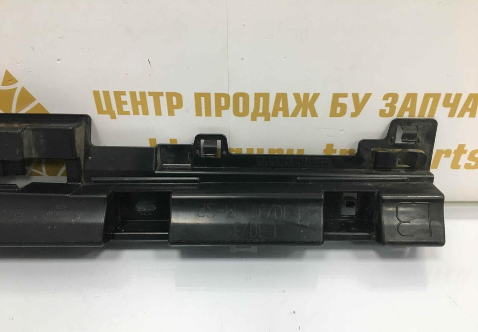 Кронштейн порога левый средний BMW 3 F30 OEM 51777256917 Кронштейн порога левый средний BMW 3 F30 OEM 51777256917