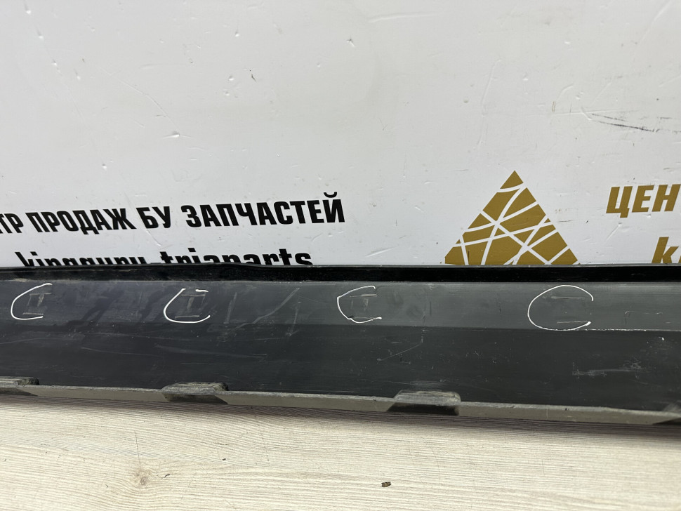 Порог левый бу Skoda Yeti OEM 5L0853855C Порог левый бу Skoda Yeti OEM 5L0853855C