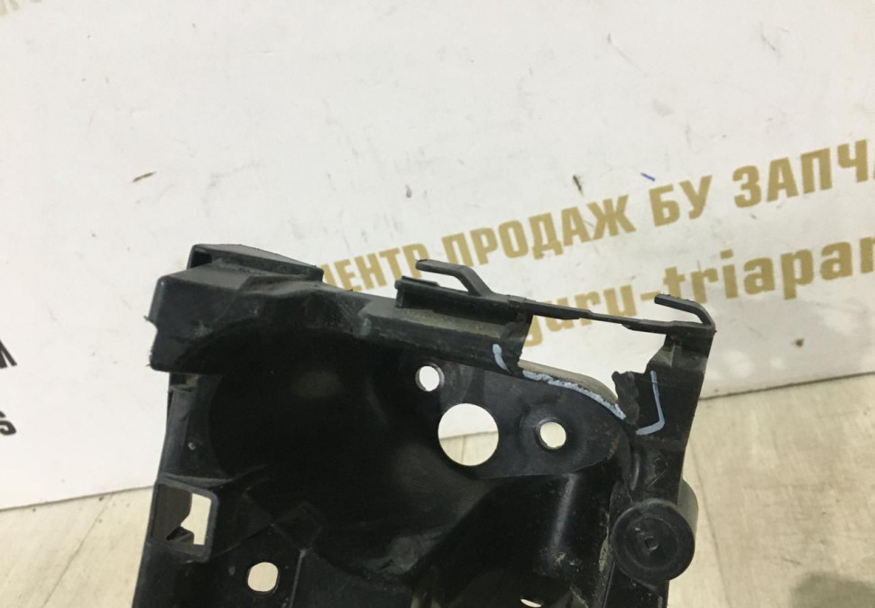 Кронштейн заднего бампера правый BMW X7 G07 OEM 51127420666 Кронштейн заднего бампера правый BMW X7 G07 OEM 51127420666