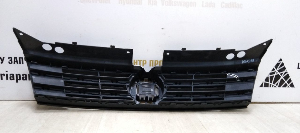 Решетка радиатора Volkswagen Tiguan 2 17> oem 5NA853653B (скл-3) Решетка радиатора Volkswagen Tiguan 2 17> oem 5NA853653B (скл-3)