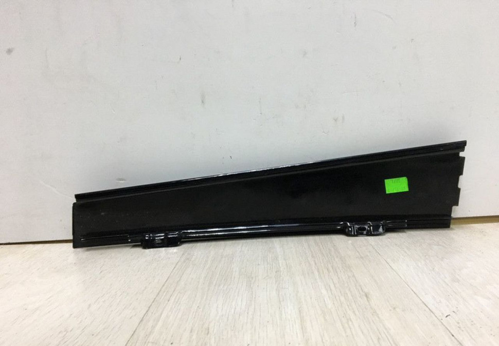 Молдинг двери передний левый Volkswagen Passat B6 oem 3c0839901