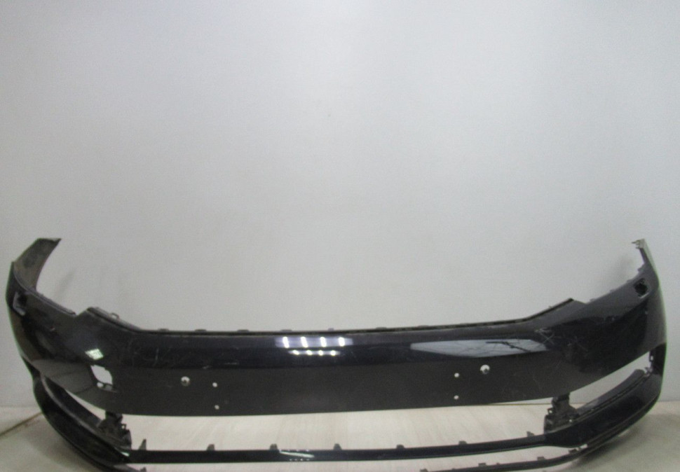 Бампер передний Volkswagen Passat B8 Oem 3G0807221 (слом.часть у креп.)