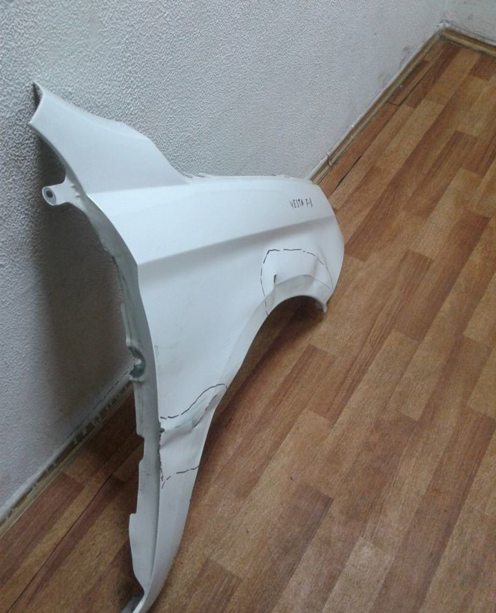 Крыло переднее правое Lada Vesta (15>) вмятина (скл-3)