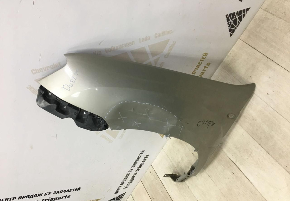 Крыло переднее левое Renault Duster 2010 OEM 631012718R Крыло переднее левое Renault Duster 2010 OEM 631012718R