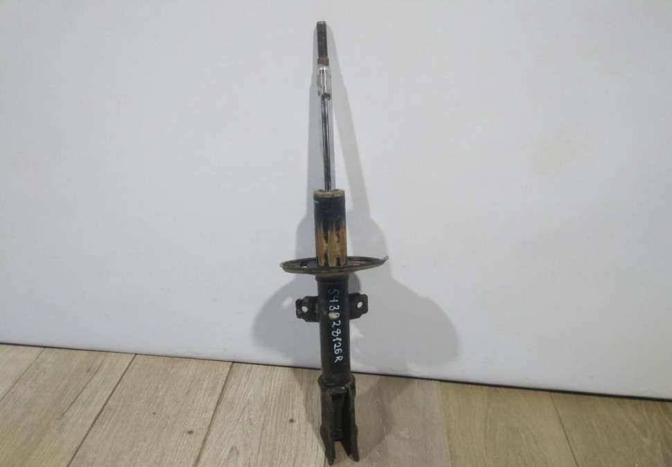 Амортизатор передний бу Renault Duster полный привод OEM 543028126R