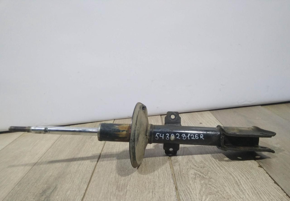 Амортизатор передний бу Renault Duster полный привод OEM 543028126R Амортизатор передний бу Renault Duster полный привод OEM 543028126R