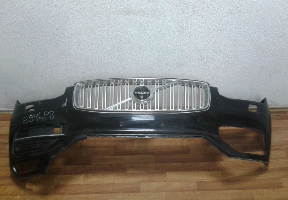 Бампер передний (+ решетка радиатора) Volvo XC90 (15>) oem 31353362
