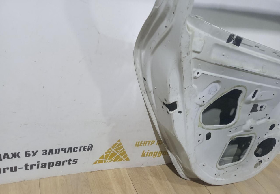 Задняя левая дверь Renault Megane 3 OEM 821012489R