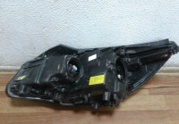 Фара правая Kia Sorento 3 (15>) ксенон (слом. 2 крепления, микротрещ. стекла) oem 92102c5200