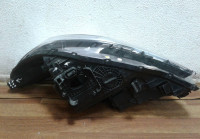 Фара правая Kia Sorento 3 (15>) ксенон (слом. 2 крепления, микротрещ. стекла) oem 92102c5200