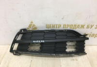 Решетка переднего бампера правая Skoda Karoq OEM 57A807368