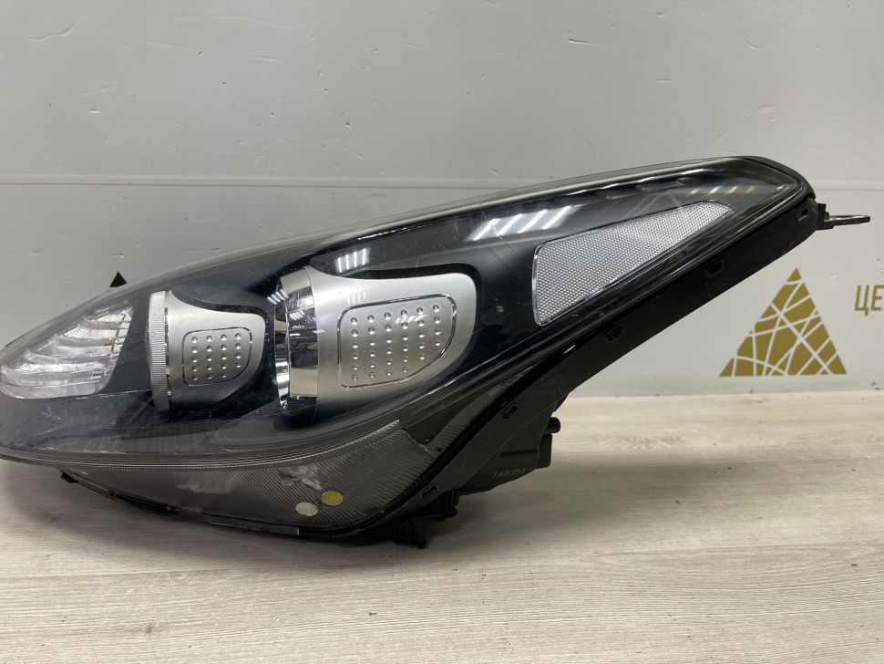 Фара левая Kia Sportage 4 галоген oem 92101f1010