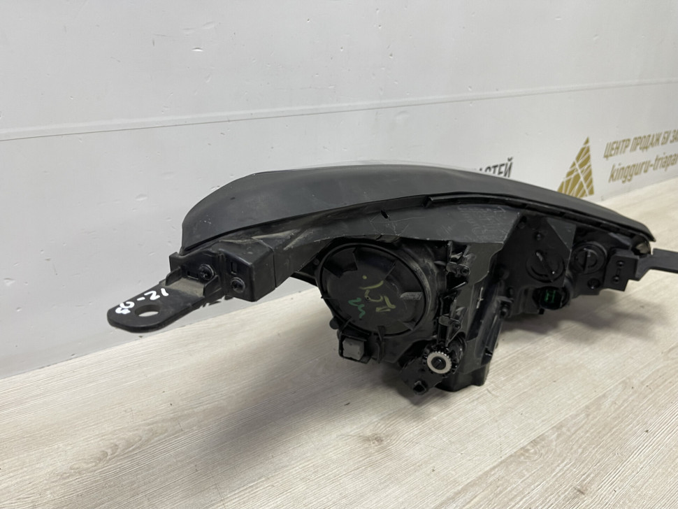 Фара левая Kia Sportage 4 галоген oem 92101f1010