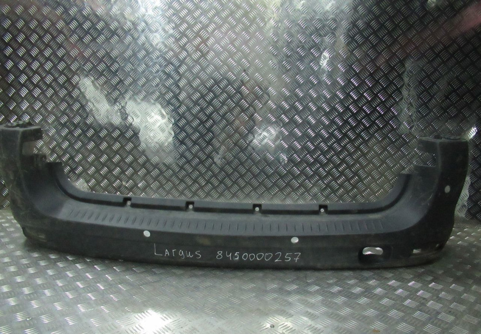 Бампер задний Lada Largus oem 8450000257 (скл-3)