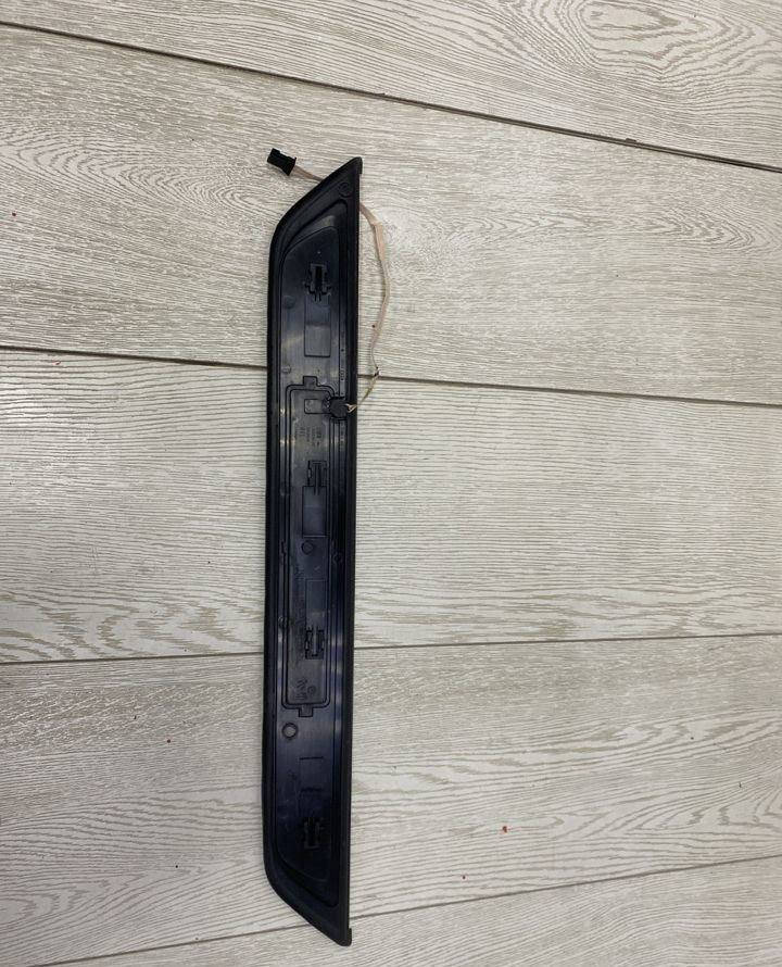Накладка порога левая передняя с подсветкой BMW 6 G32 OEM 51477427913