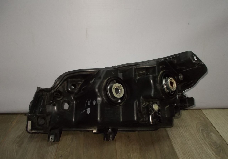 Фара галоген правая бу Suzuki Vitara 2 OEM 3512054P00