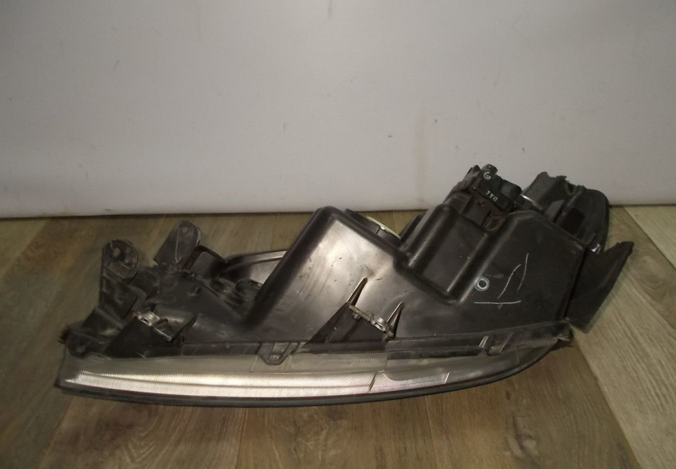 Фара галоген правая бу Suzuki Vitara 2 OEM 3512054P00