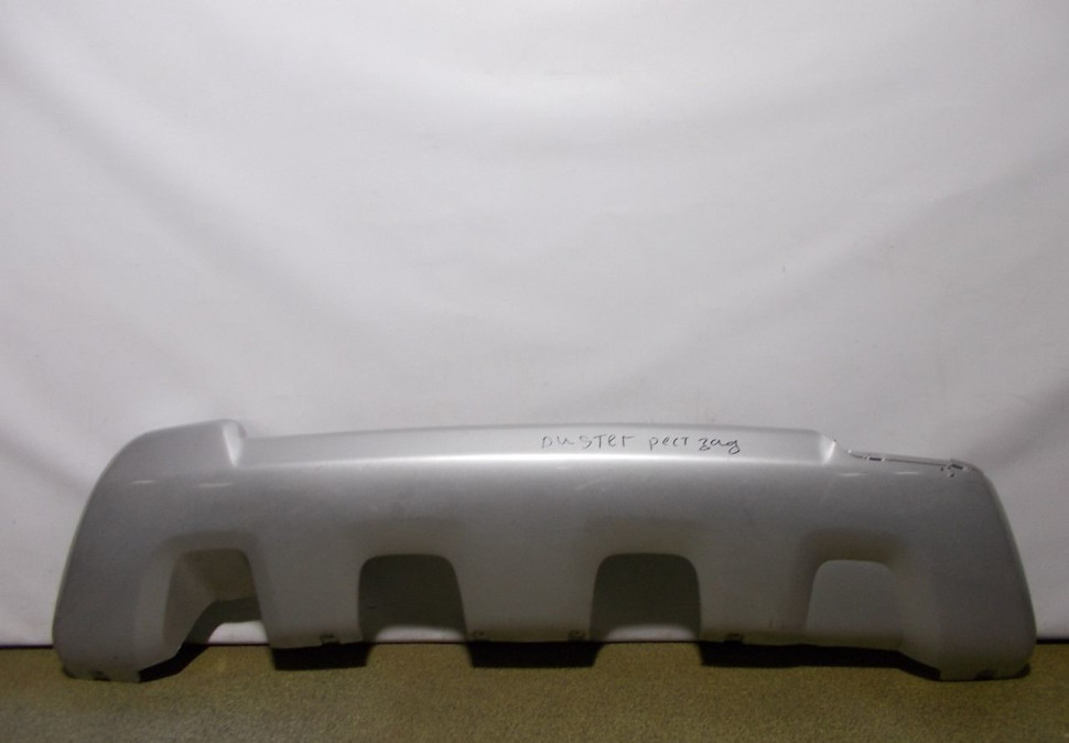Накладка заднего бампера бу Renault Duster рестайлинг OEM 850706023R