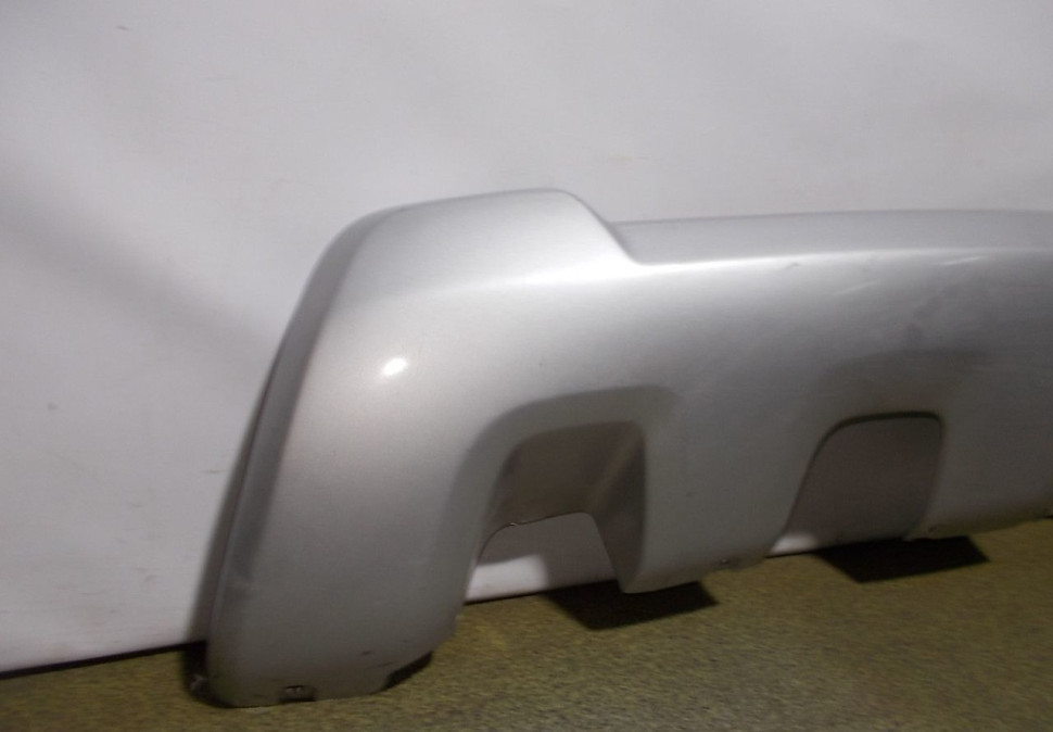 Накладка заднего бампера бу Renault Duster рестайлинг OEM 850706023R