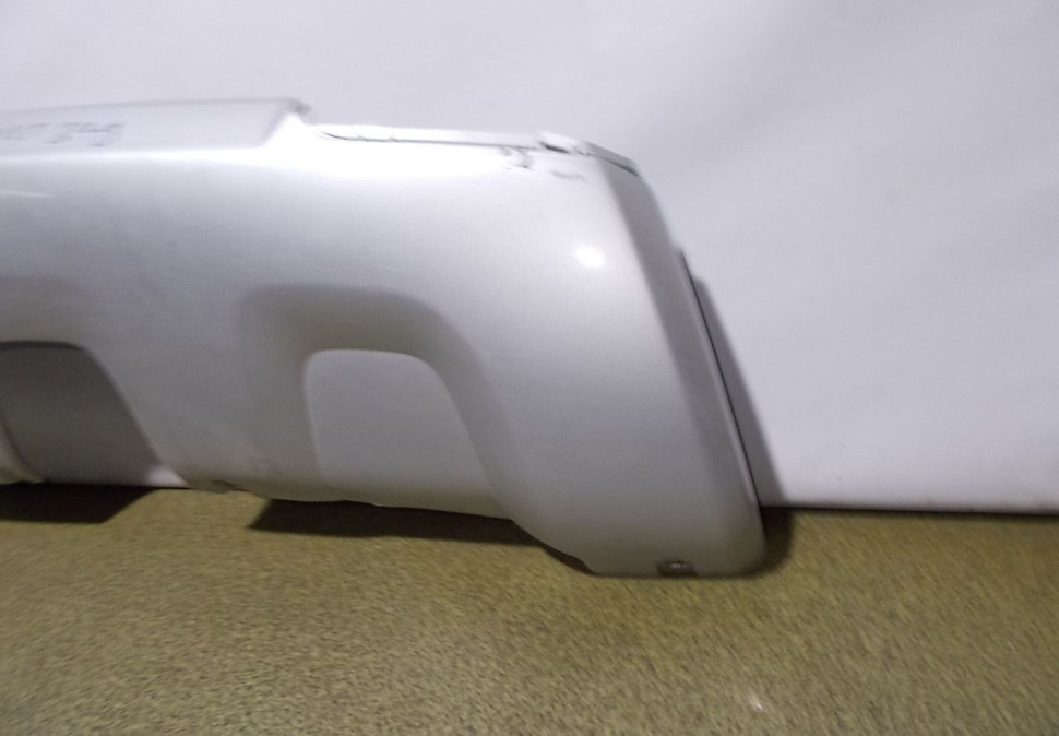 Накладка заднего бампера бу Renault Duster рестайлинг OEM 850706023R