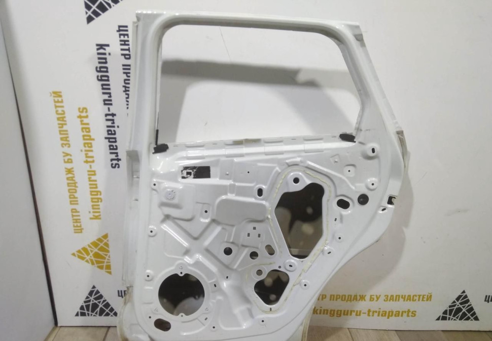 Дверь задняя правая бу Renault Kaptur OEM 821001270R
