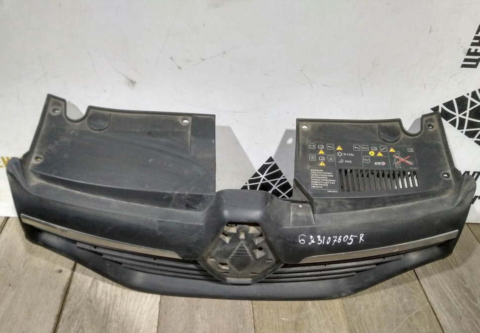Решетка радиатора бу Renault Logan 2 OEM 623107605R