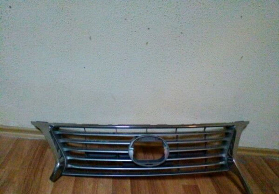 Решетка радиатора Lexus RX 3 12- с деф OEM 5315548040 (скл-3)