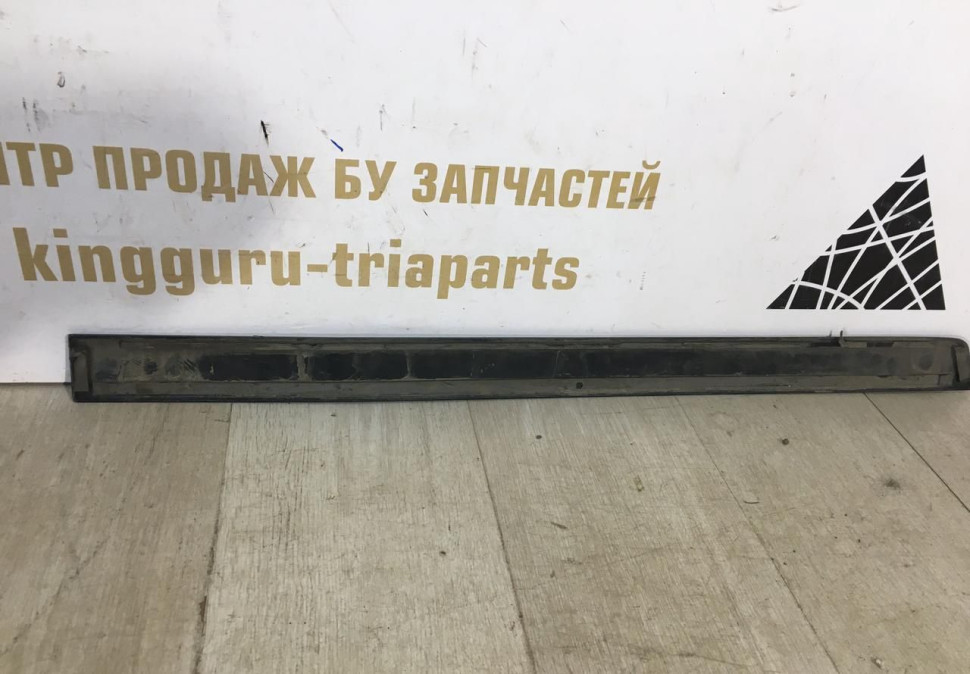 Накладка двери volkswagen crafter OEM 7c0853080