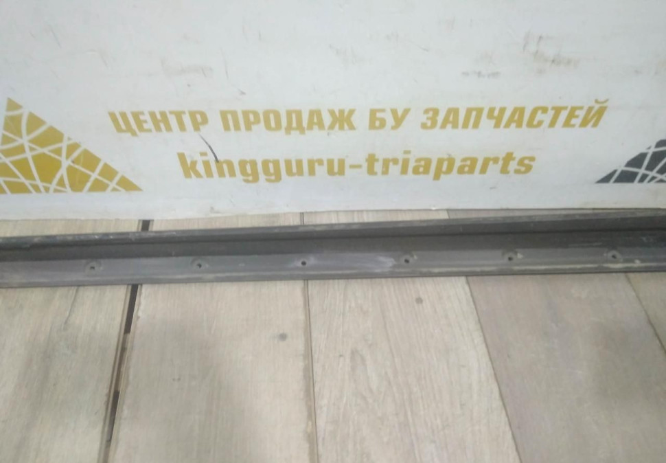 Накладка правого порога бу BMW 3 G20 OEM 51772455898