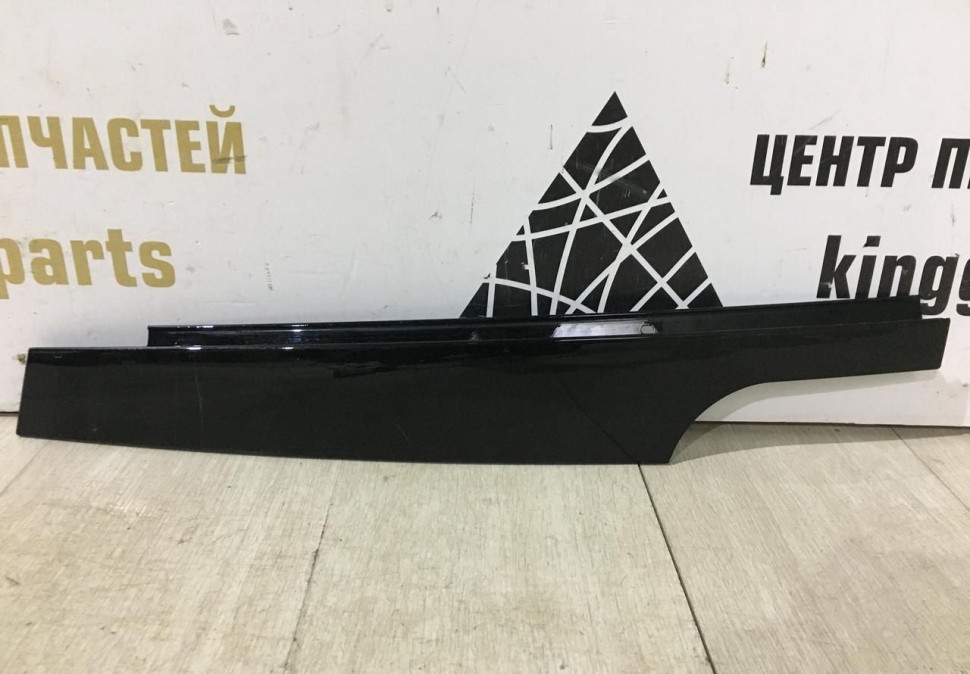 Накладка стойки двери передняя правая BMW X4 G02 OEM 51437416490