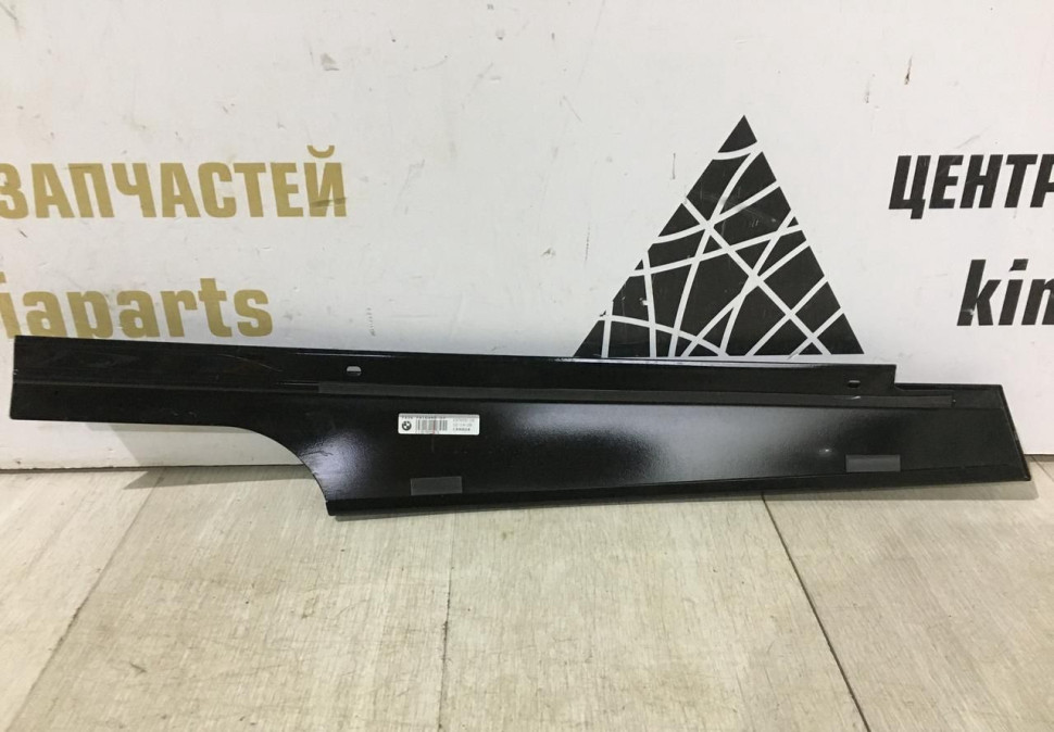 Накладка стойки двери передняя правая BMW X4 G02 OEM 51437416490