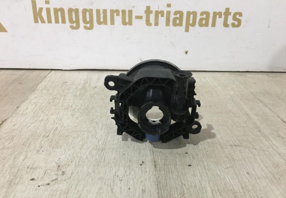 Фара противотуманная Renault Logan 2 OEM 261500097R Фара противотуманная Renault Logan 2 OEM 261500097R