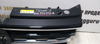 Решетка радиатора Volkswagen Tiguan 2 дорест 16-20 oem 5NA853653B (скл-3)