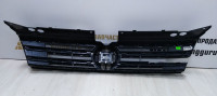 Решетка радиатора Volkswagen Tiguan 2 дорест 16-20 oem 5NA853653B (скл-3)