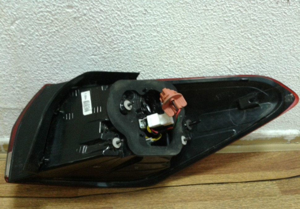 Фонарь левый Kia Cerato 3 (13>) трещина oem 92401a7600 Фонарь левый Kia Cerato 3 (13>) трещина oem 92401a7600