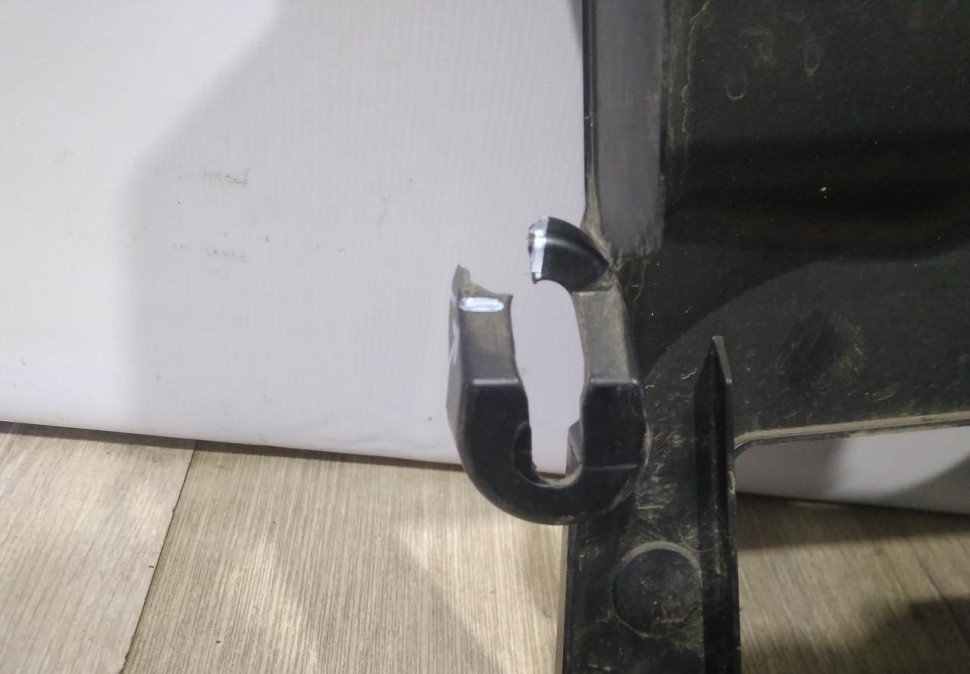 Кронштейн заднего бампера левый бу BMW 3 F30 OEM 51127384465