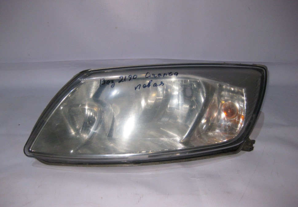 Фара левая Lada Granta (слом. 1 крепл.) oem 21903711011 (скл-3)
