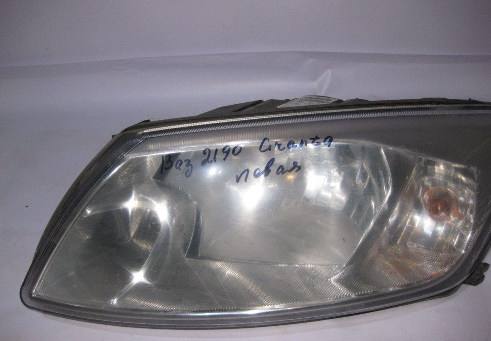 Фара левая Lada Granta (слом. 1 крепл.) oem 21903711011 (скл-3)