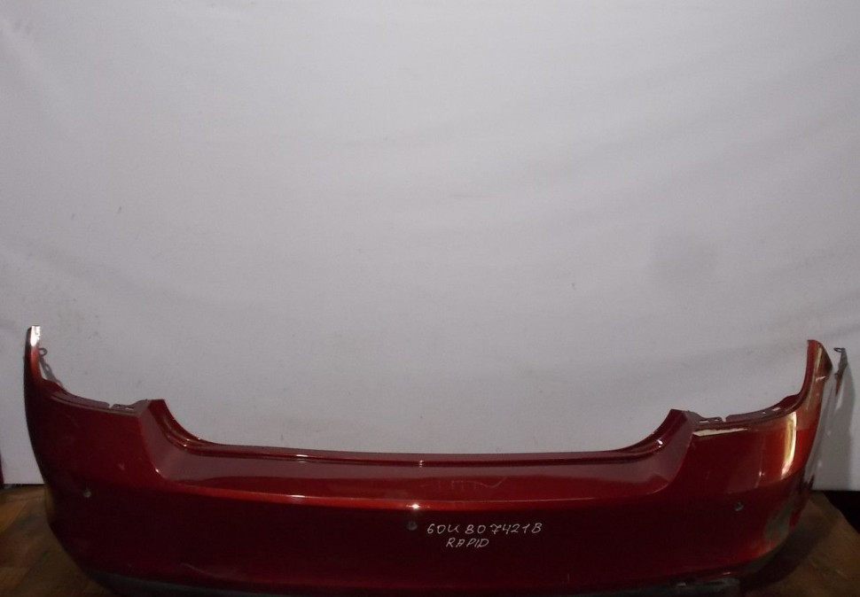Бампер задний бу Skoda Rapid OEM 60U807421B