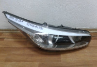 Фара правая Kia Ceed 2 JD ксенон oem 92102a2390 (слом. 2 крепл., часть корпуса, царап. стекла)