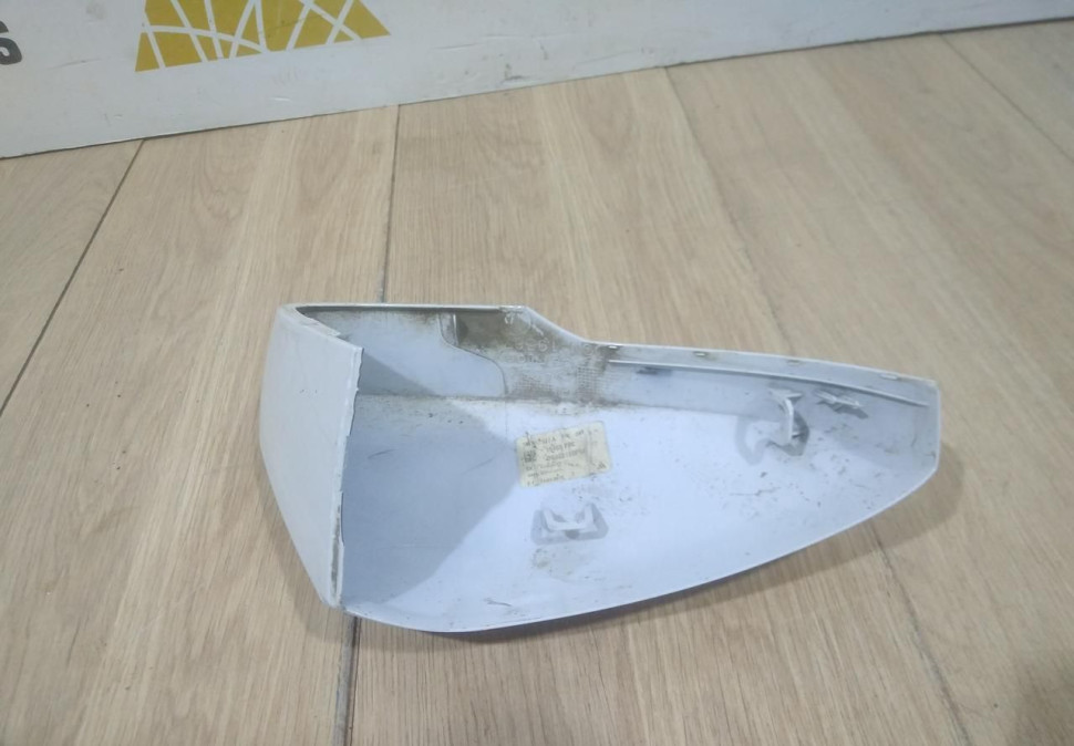 Крышка корпуса зеркала левая бу Skoda Octavia A7 OEM 5E0857537A