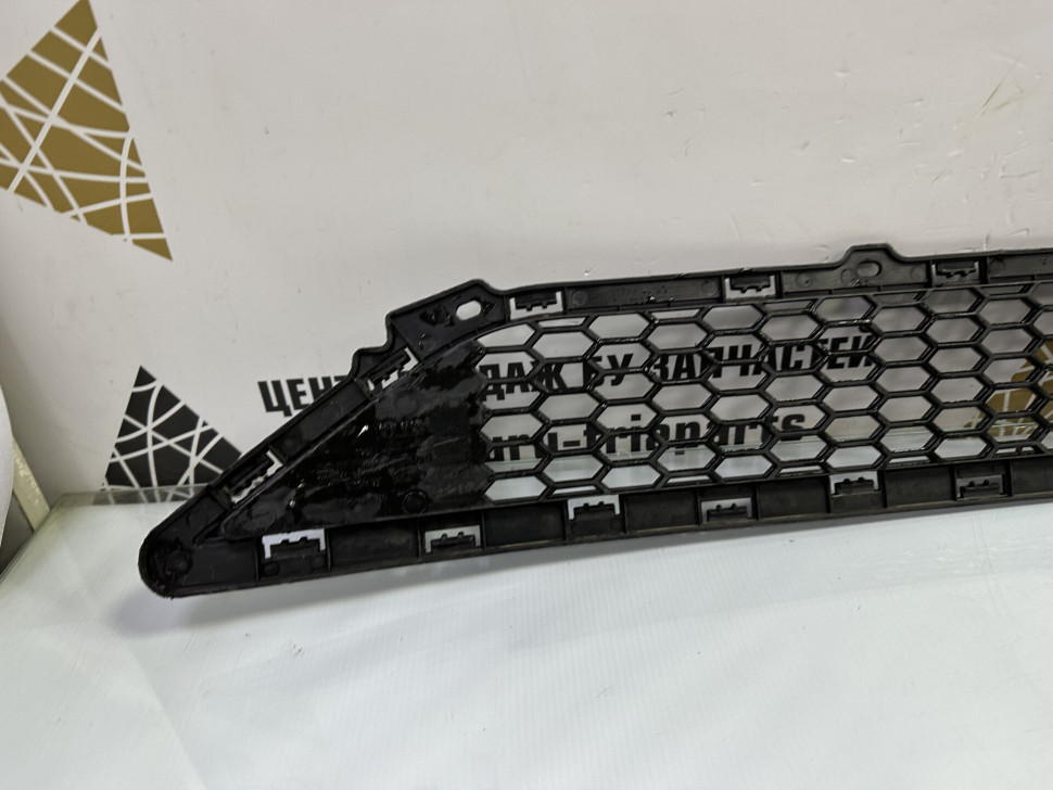 Решетка переднего бампера Hyundai Tucson 3 Дорестайлинг 2015 OEM 86561D7000